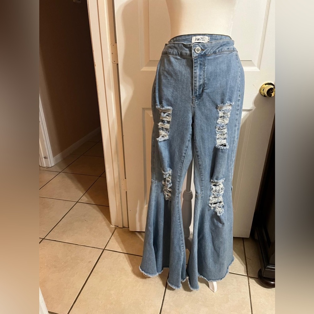 (20) Rue 21 blue flared jean pants